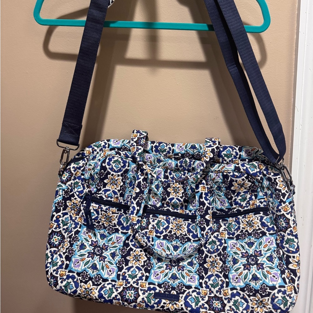 LIKE NEW | Vera Bradley | Large Weekender | works for TSA/Airport